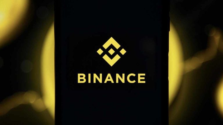 Binance: Institutional Crypto Surge Fueled by SEC Clarity, Circle IPO, JPMorgan Shift